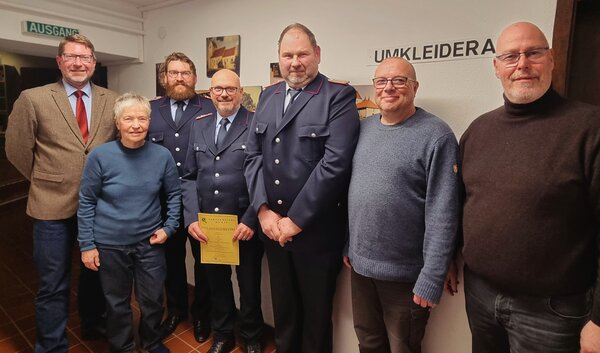 Bild vergr&ouml;&szlig;ern: Ernennungen und Entlassungen bei den Ortsfeuerwehren in der Samtgemeinde Sickte
